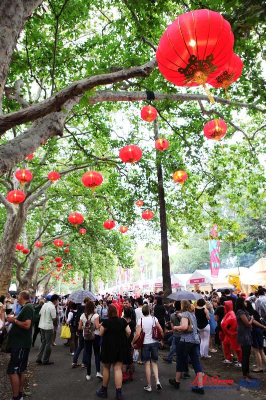 貝爾摩公園由大紅燈籠裝扮得別具節(jié)日氛圍（攝影 馬小龍）